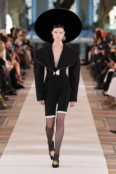 Look 1